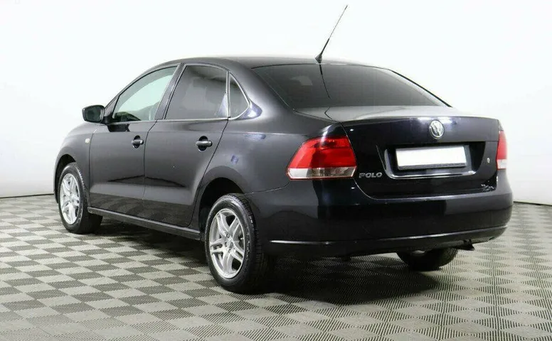Volkswagen Polo 1.6 Автомат