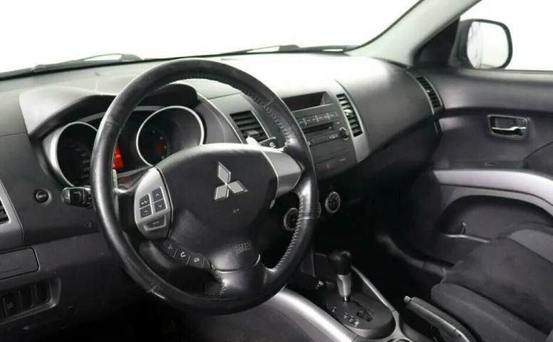 Mitsubishi Outlander 2.4 Вариатор