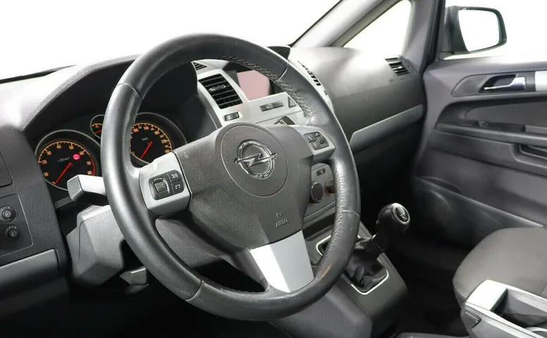 Opel Zafira B Рестайлинг