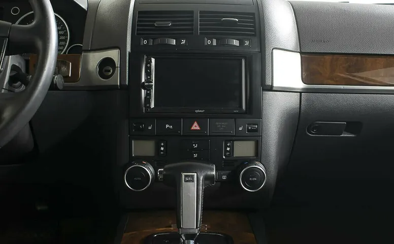 Volkswagen Touareg I