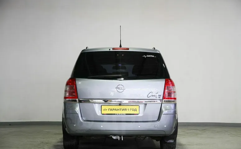 Opel Zafira, 2 поколение