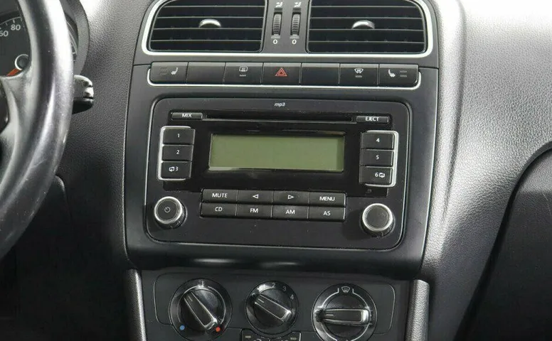 Volkswagen Polo 1.6 Автомат
