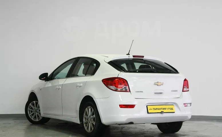 Chevrolet Cruze, 1 поколение