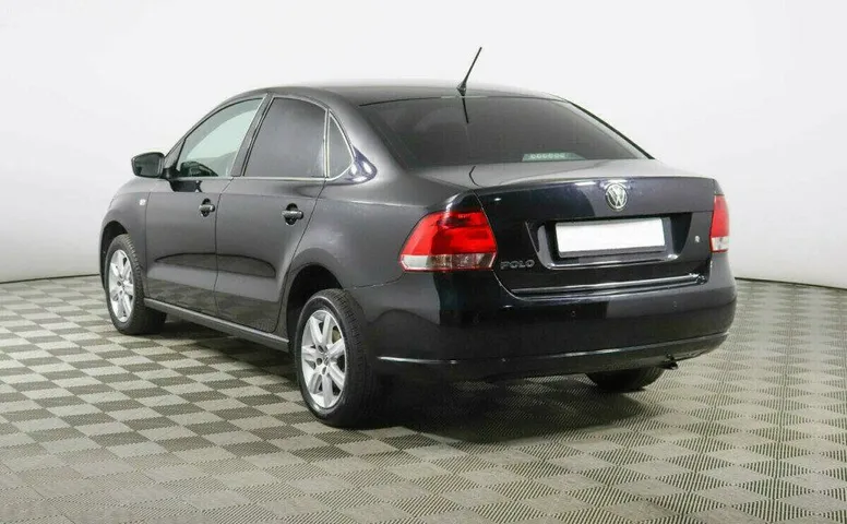 Volkswagen Polo 1.6 Автомат