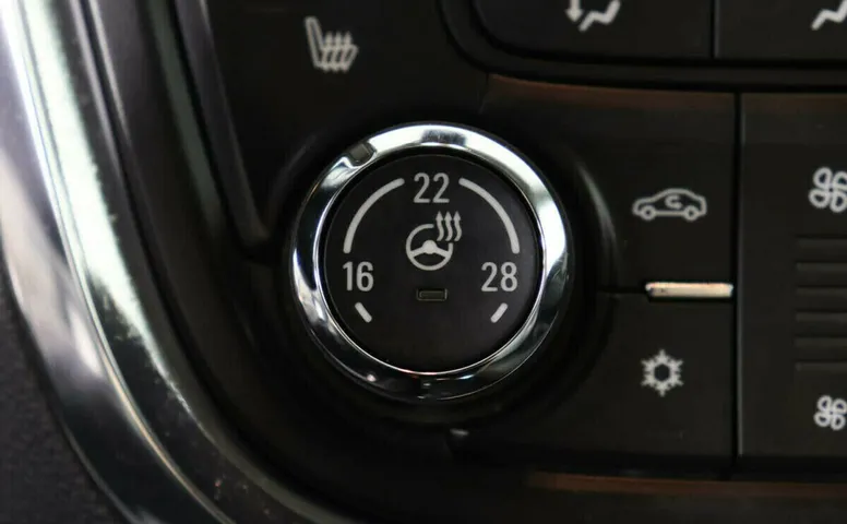 Opel Mokka I