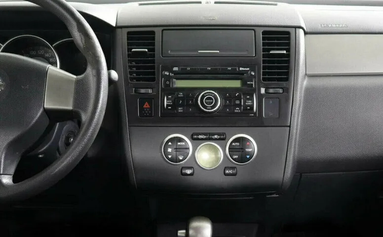 Nissan Tiida 1.6 Автомат
