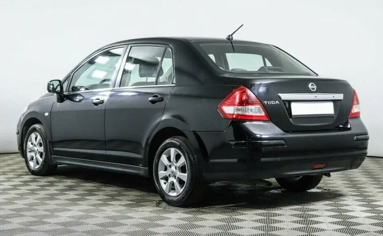 Nissan Tiida 1.6 Автомат