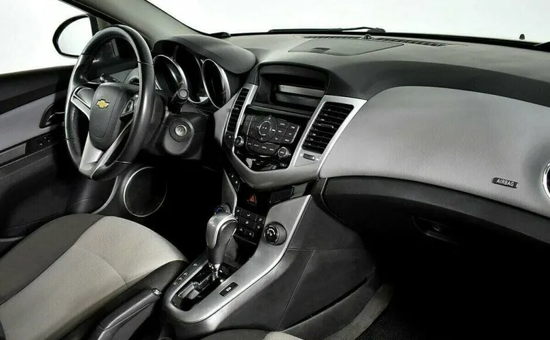Chevrolet Cruze 1.6 Автомат