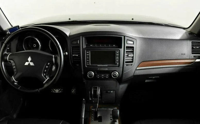 Mitsubishi Pajero 3.8 Автомат