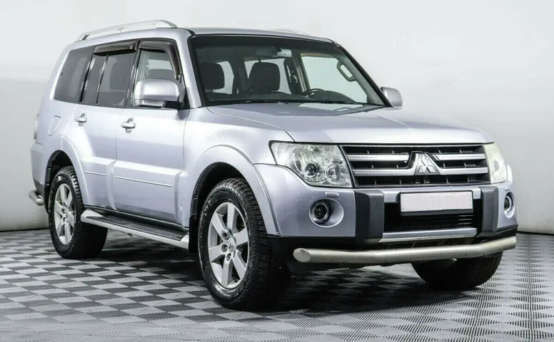 Mitsubishi Pajero IV
