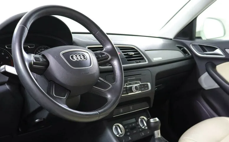 Audi Q3 I (8U)
