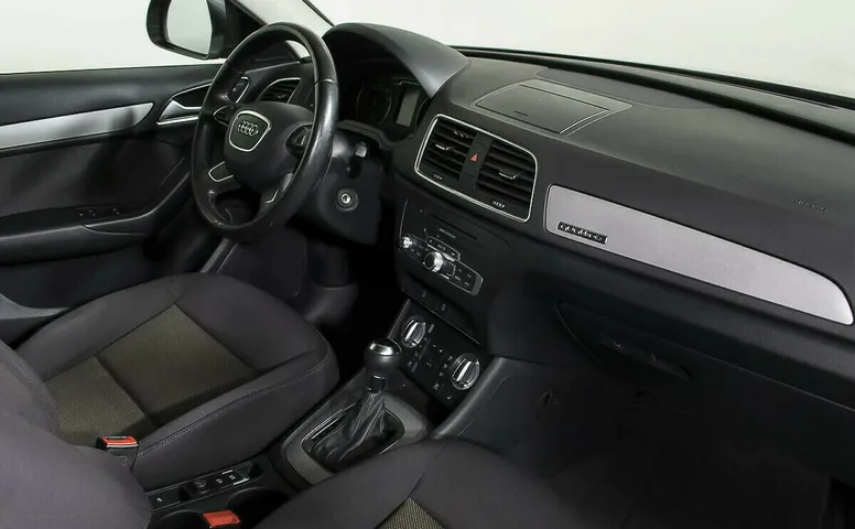 Audi Q3 I (8U)