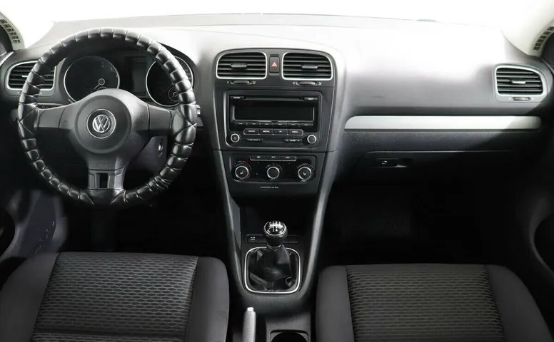 Volkswagen Golf VI