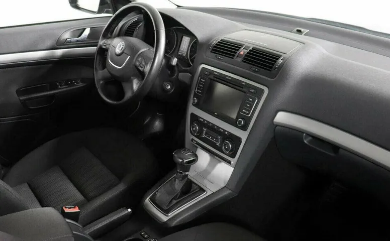 Skoda Octavia 1.8 Робот