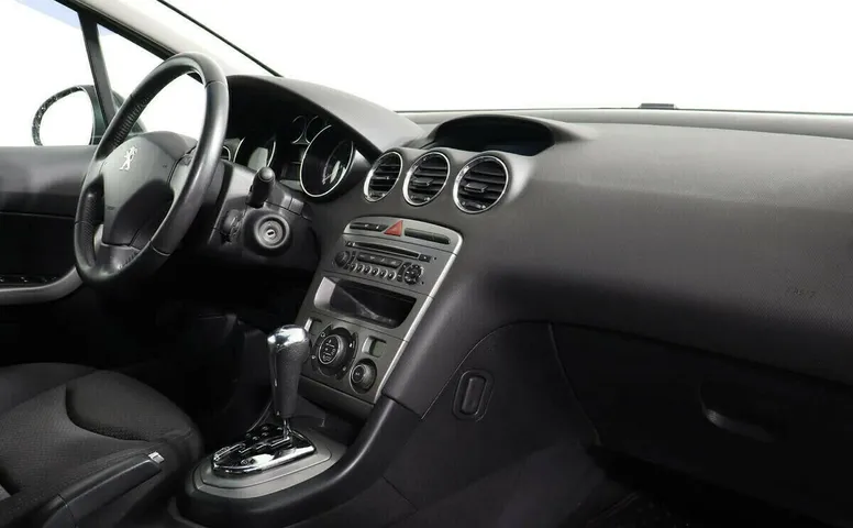 Peugeot 408 I