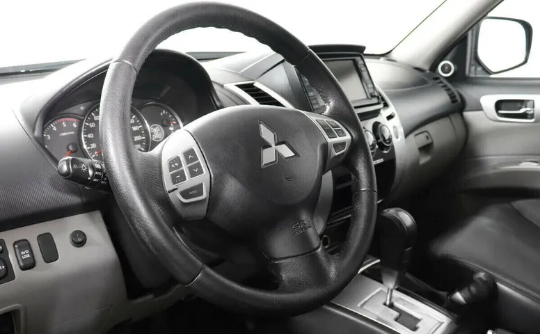 Mitsubishi Pajero Sport II