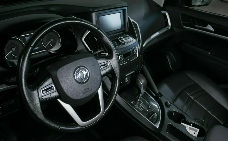 Dongfeng ax7
