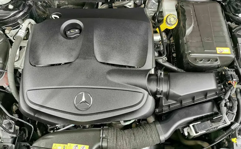 Mercedes-Benz A-Класс 180 7G-DCT (122 л.с.) Особая серия Черный