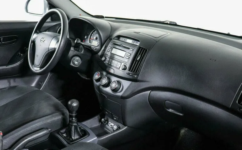 Hyundai Elantra 1.6 Механика