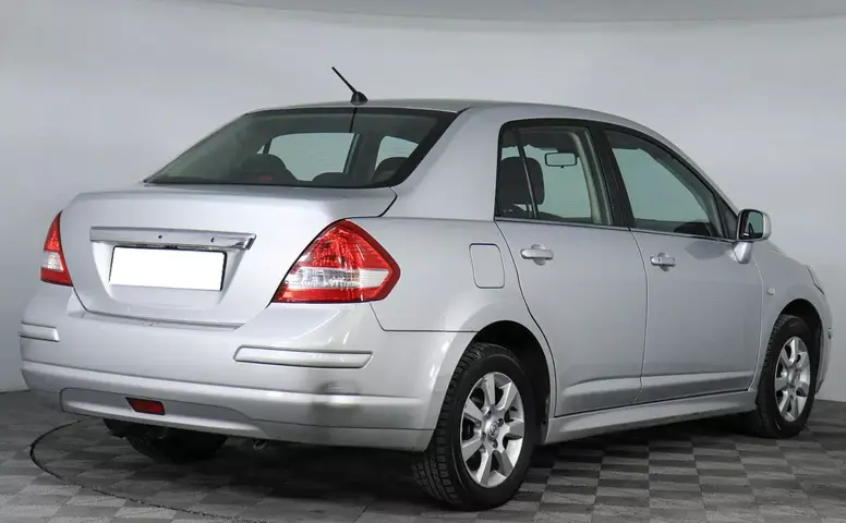 Nissan Tiida