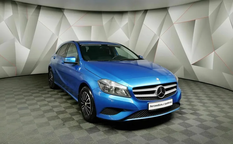 Mercedes-Benz A-Класс 180 7G-DCT (122 л.с.) Синий