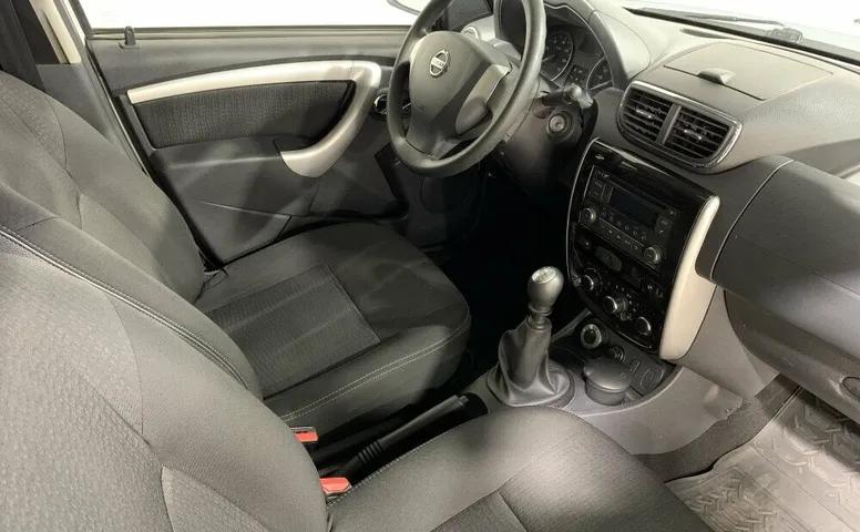 Nissan Terrano III (D10)