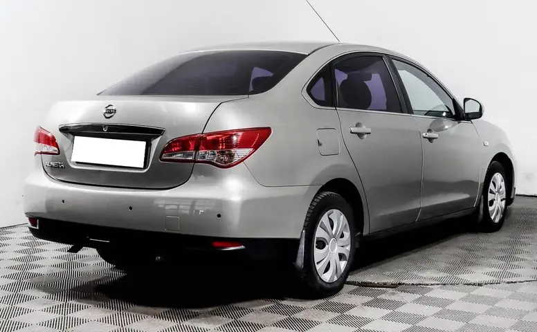 Nissan Almera