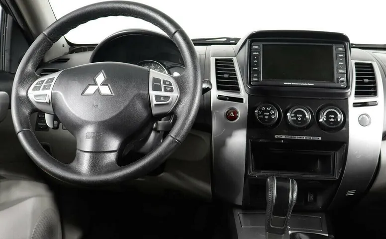 Mitsubishi Pajero Sport II