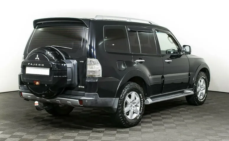 Mitsubishi Pajero IV