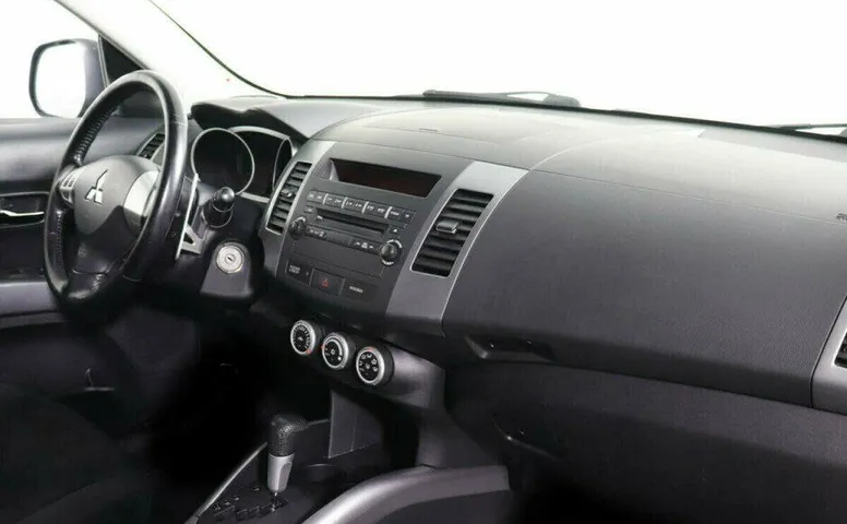 Mitsubishi Outlander 2.4 Вариатор