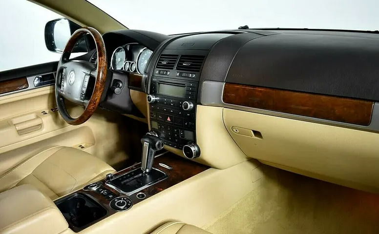 Volkswagen Touareg I Рестайлинг