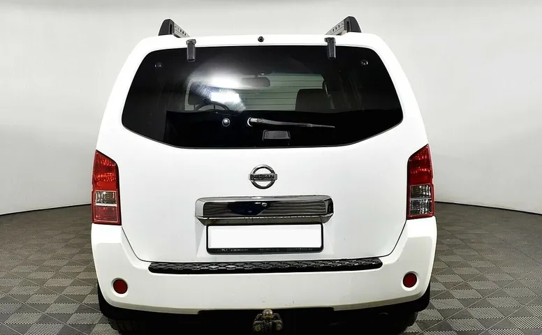 Nissan Pathfinder III