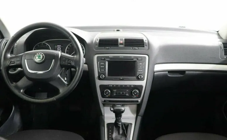 Skoda Octavia 1.8 Робот