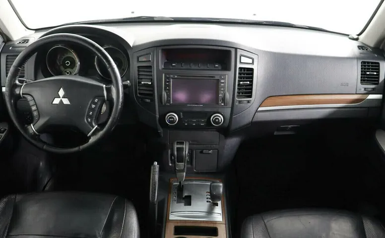 Mitsubishi Pajero IV