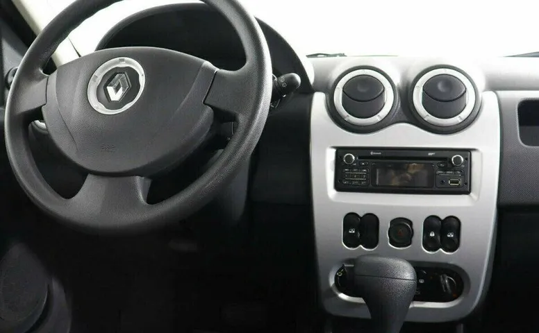 Renault Sandero 1.6 Автомат