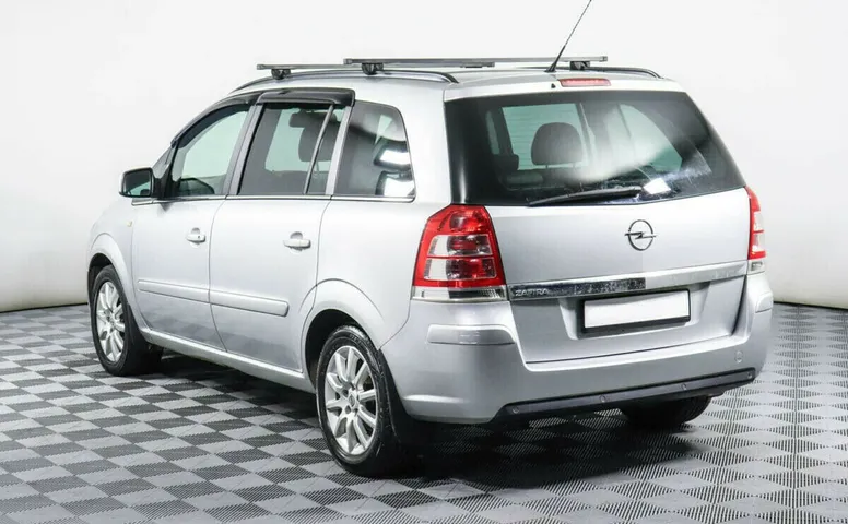 Opel Zafira B Рестайлинг