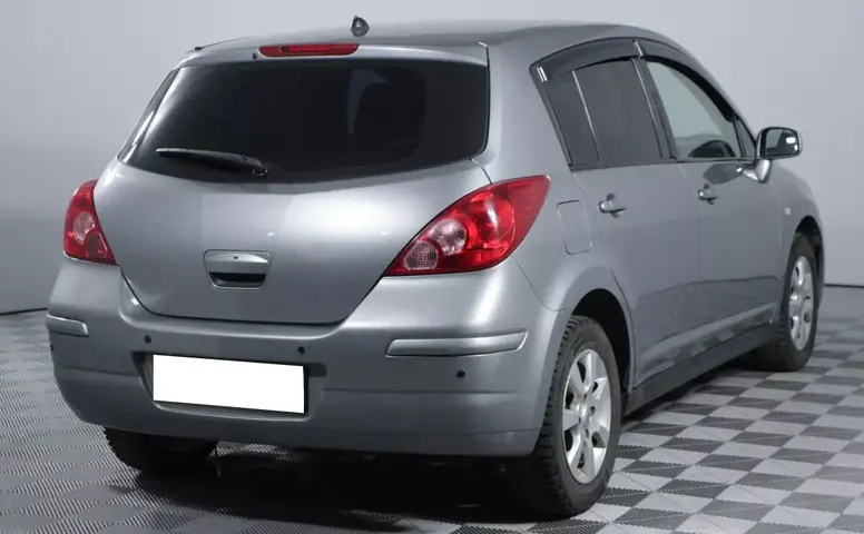 Nissan Tiida