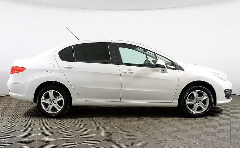 Peugeot 408