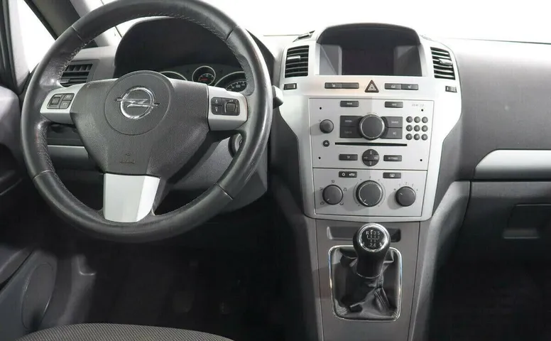 Opel Zafira B Рестайлинг