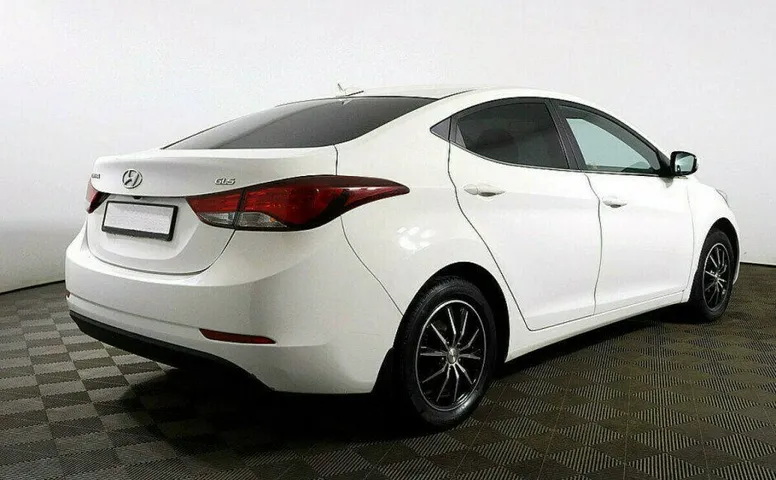 Hyundai Elantra 1.8 Автомат