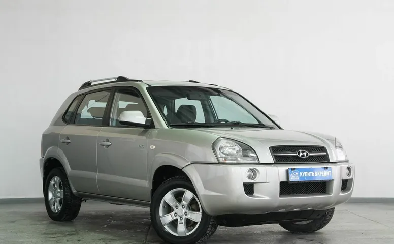 Hyundai Tucson, 1 поколение