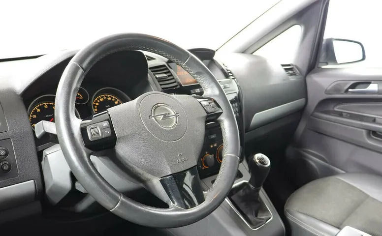 Opel Zafira B Рестайлинг