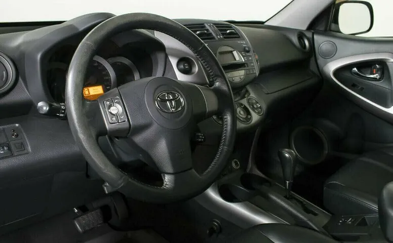 Toyota RAV4 2.0 Автомат