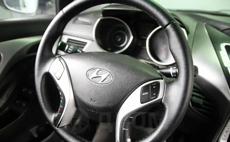 Hyundai Avante, 4 поколение