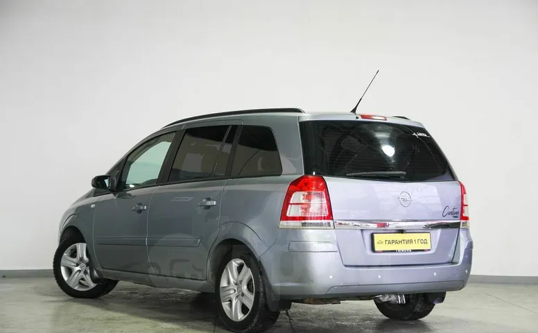 Opel Zafira, 2 поколение